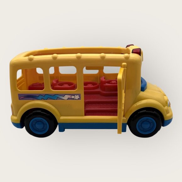 Fisher Price Little People 2002 School Bus Toy With Drive Lights Sounds Works - Picture 9 of 10